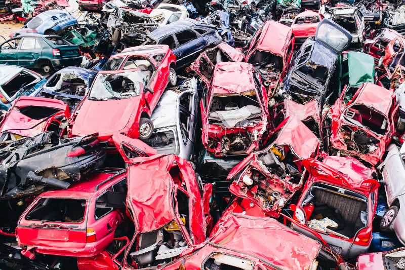Złomowanie Samochodów w Małopolsce: Przewodnik po Efektywnym Recyklingu Pojazdów